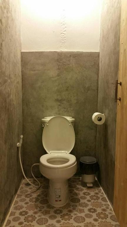 Green Home Hostel And Massage Bangkok Bagian luar foto